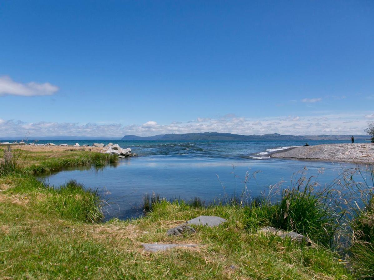 Bellbird Cottage - Lake Taupo Bach Waitahanui ภายนอก รูปภาพ